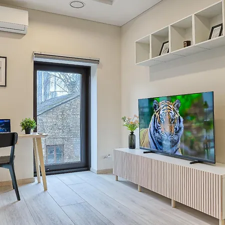 Business-class 2 X Free Parking X Self Check In 24x7 *