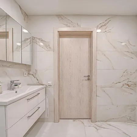 Business-class 2 X Free Parking X Self Check In 24x7 维尔纽斯