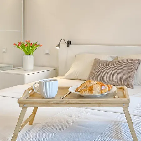 Business-class 2 X Free Parking X Self Check In 24x7