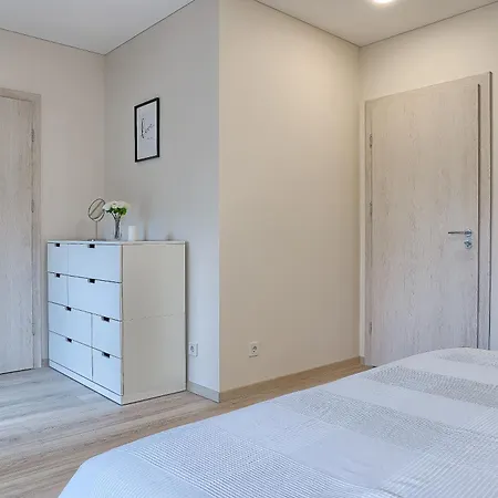 Business-class 2 X Free Parking X Self Check In 24x7 Apartment *