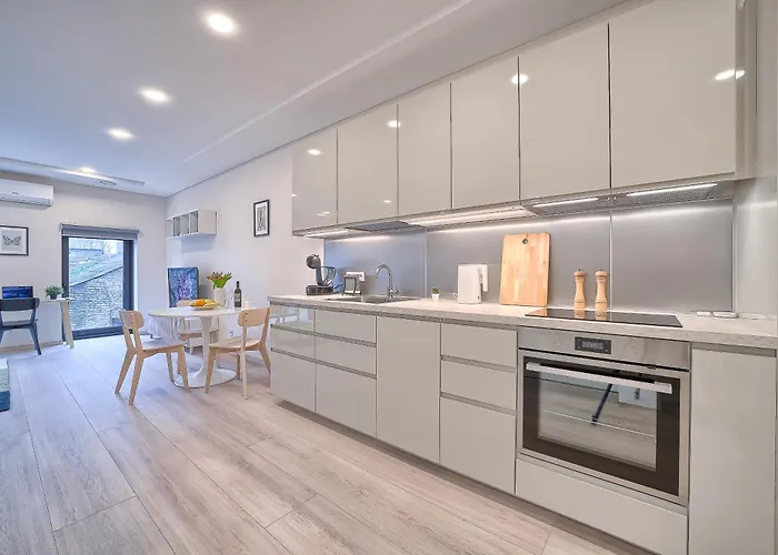 Business-class 2 X Free Parking X Self Check In 24x7 *