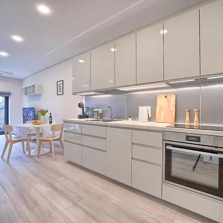 Business-class 2 X Free Parking X Self Check In 24x7 *