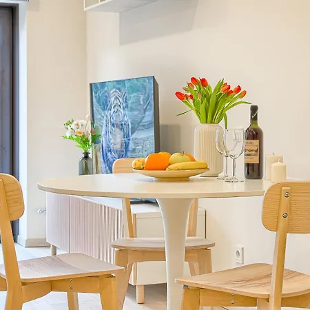 Business-class 2 X Free Parking X Self Check In 24x7 Apartment