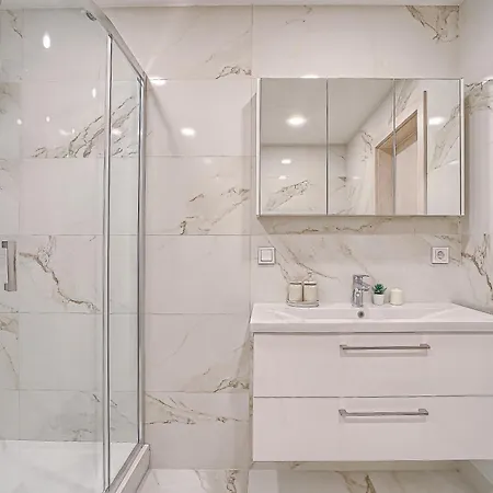 Business-class 2 X Free Parking X Self Check In 24x7 Apartment *