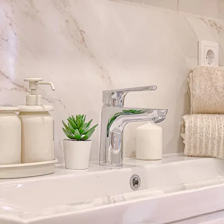 Apartment Business-class 2 X Free Parking X Self Check In 24x7