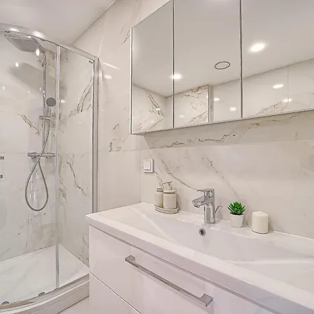 Business-class 2 X Free Parking X Self Check In 24x7 * Vilnius