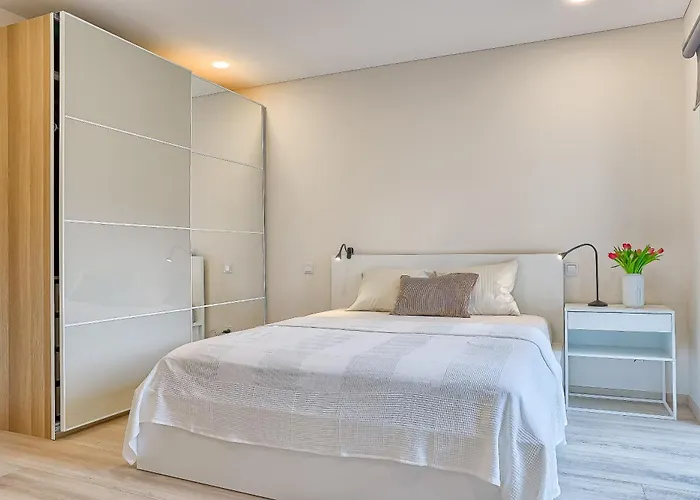 Apartment Business-class 2 X Free Parking X Self Check In 24x7