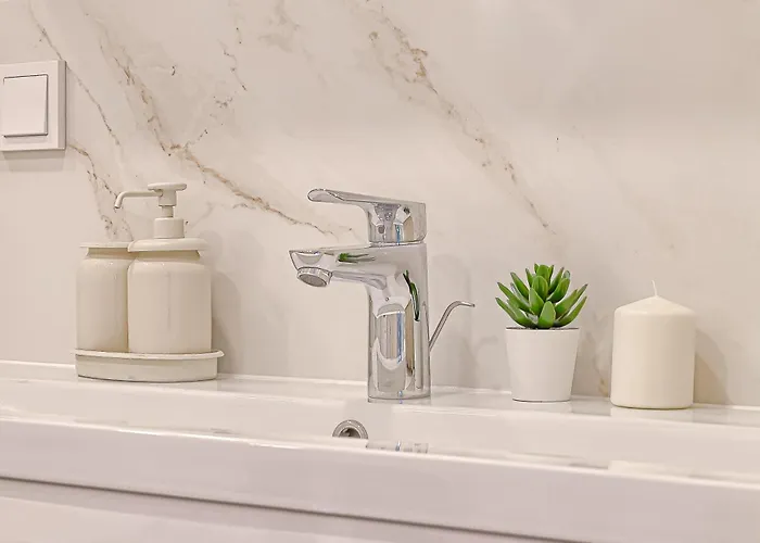 Butas Business-class 2 X Free Parking X Self Check In 24x7 *